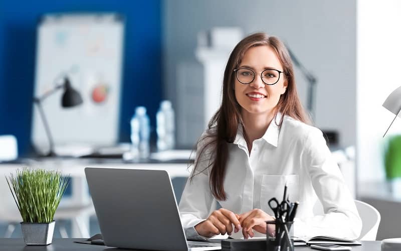 Mức lương trung bình cho vị trí trợ lý tại Việt Nam dao động từ 5.000.000 - 30.000.000 mỗi tháng