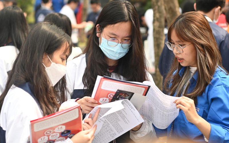 Học viện Báo chí và Tuyên truyền, Học viện Ngoại giao, Đại học KHXH & NV TP.HCM… rất nổi tiếng về đào tạo ngành truyền thông