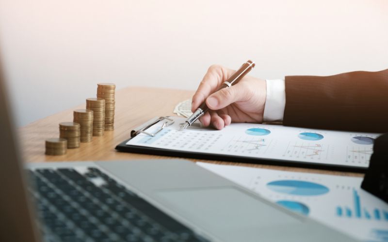 Với những chuyên viên có kinh nghiệm và năng lực, mức thu nhập có thể tăng gấp đôi hoặc thậm chí gấp ba lần so với mức khởi điểm