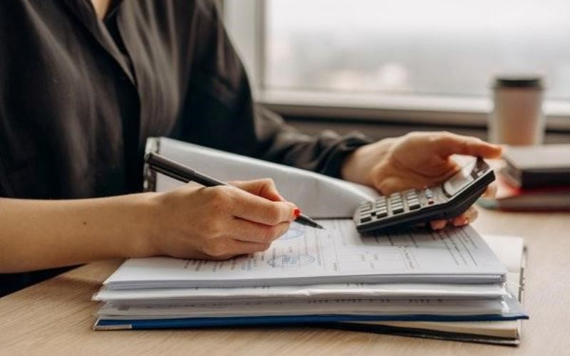 Kế toán sản xuất có vai trò trong quá trình ghi chép theo dõi và phân tích chi phí có liên quan đến quá trình sản xuất của doanh nghiệp