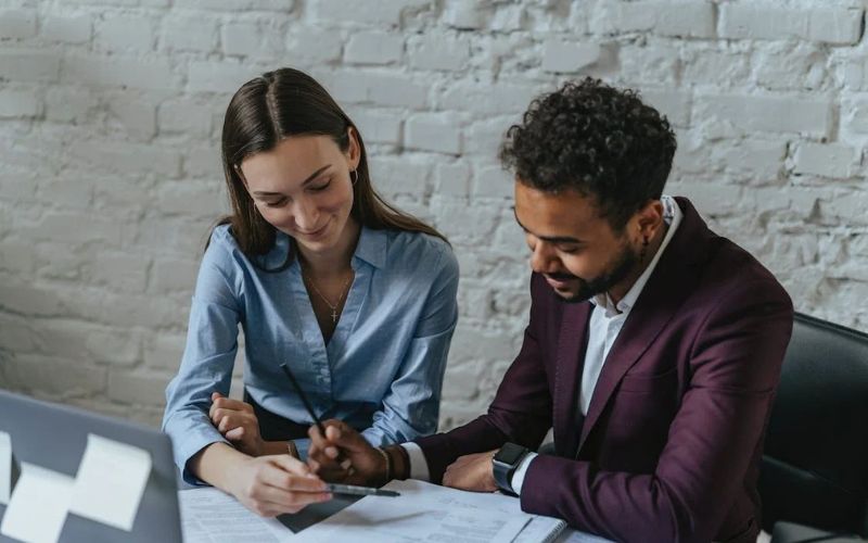 Trợ lý kinh doanh có trách nhiệm trong việc hỗ trợ các phòng ban liên quan trong doanh nghiệp