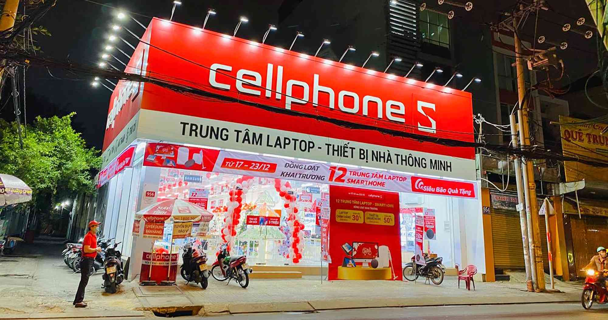 CellphoneS sở hữu hệ thống gồm 120 cửa hàng bán lẻ