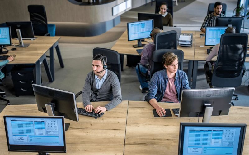 Nhân viên kinh doanh phần mềm là một trong những cầu nối quan trọng giữa doanh nghiệp và khách hàng