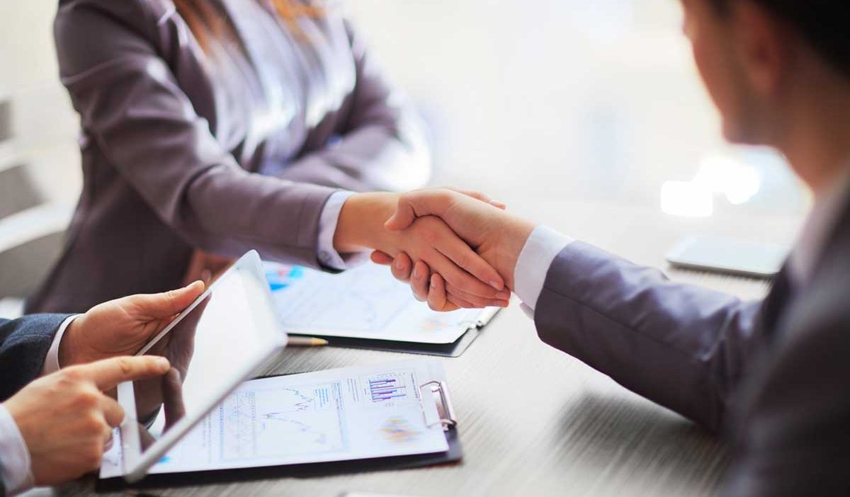 Tại các thành phố lớn có hàng trăm tin đăng tuyển nhân viên kinh doanh thiết bị công nghiệp mỗi năm