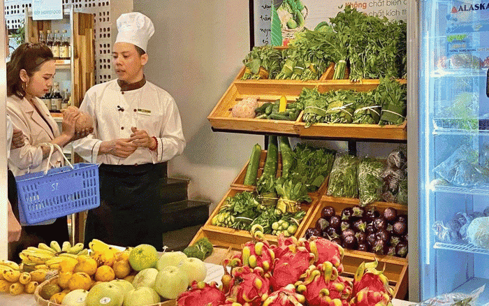 Bếp trưởng siêu thị cần quản lý và kiểm soát tốt chất lượng nguyên liệu, món ăn 