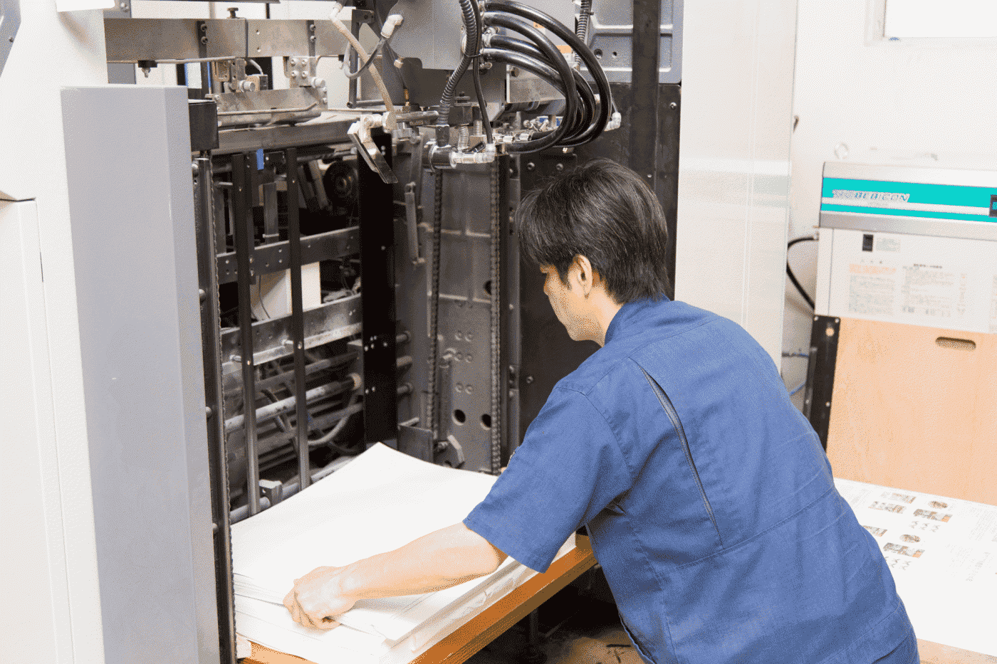 Việc làm in ấn chủ yếu liên quan đến máy móc và quản lý quá trình in