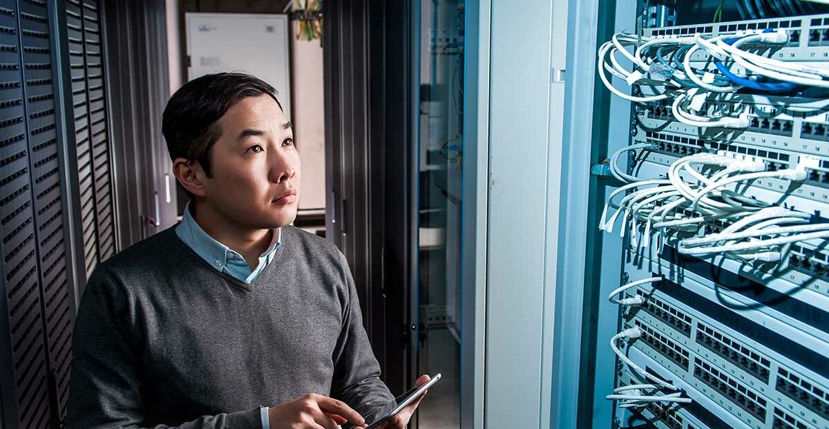 Kỹ sư hệ thống System Engineer có nhiệm vụ chính là xác định những vấn đề dựa theo nhu cầu của người dùng