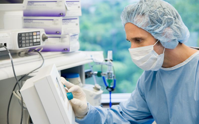 Tuyển dụng bác sĩ gây mê hồi sức đòi hỏi yêu cầu cao về trình độ chuyên môn và năng lực thực hành
