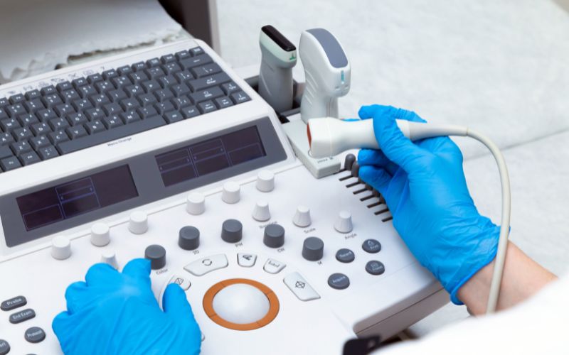 Để đáp ứng tiêu chí tuyển dụng bác sĩ siêu âm, ứng viên cần có có kiến thức chuyên môn vững vàng