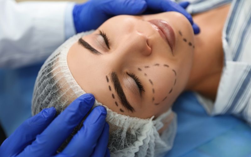 Tuyển dụng bác sĩ thẩm mỹ yêu cầu những tiêu chuẩn rất cao