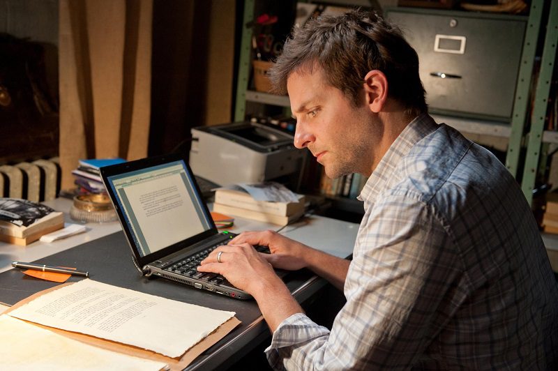 Biên kịch là người sáng tạo, xây dựng kịch bản cho các tác phẩm điện ảnh, truyền hình hoặc chương trình giải trí