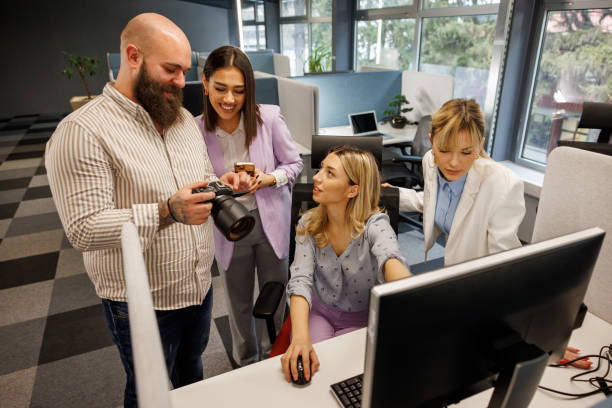 Tuyển dụng biên tập viên Tiếng Anh hiện nay có nhu cầu rất lớn do sự thông dụng của ngôn ngữ này