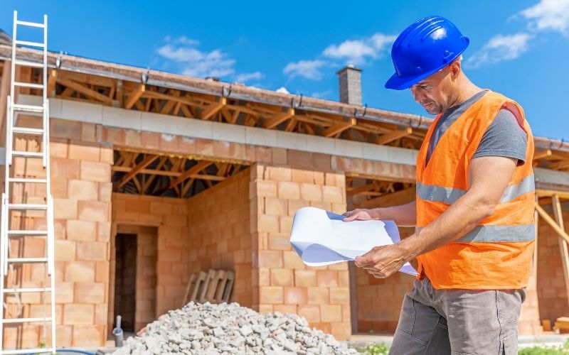 Theo dự báo của nhiều chuyên gia, nhu cầu cầu tuyển dụng giám sát công trình sẽ còn tăng cao trong nhiều năm tới