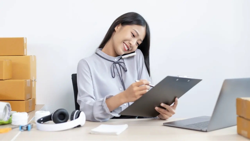 Công việc của nhân viên theo dõi đơn hàng đơn giản nhưng lại có vai trò quan trọng