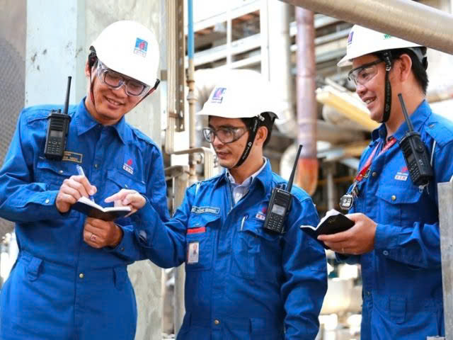 Các nhà tuyển dụng phát triển mặt bằng yêu cầu các ứng viên tốt nghiệp Trung cấp trở lên với chuyên ngành Xây dựng, Bất động sản…