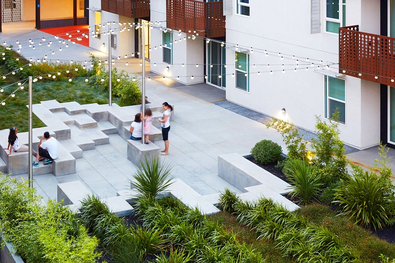 Xu hướng thiết kế cảnh quan đang thay đổi liên tục, với trọng tâm là tạo ra không gian xanh, bền vững và thân thiện với môi trường