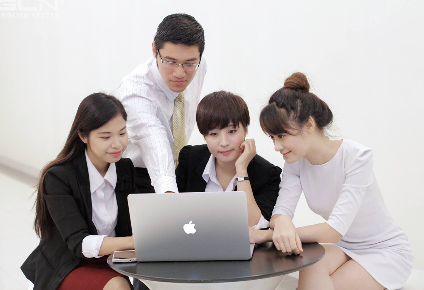 Ngành tư vấn du học đang phát triển mạnh với nhiều vị trí công việc và cơ hội nghề nghiệp hấp dẫn