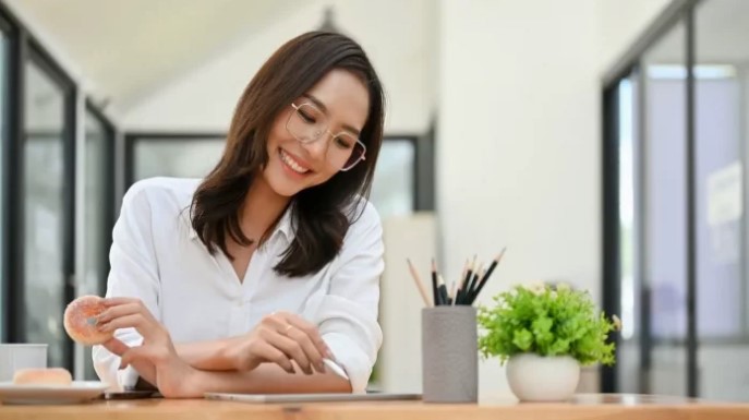 Nhân viên pháp lý mới ra trường là các ứng viên vừa mới tốt nghiệp có tinh thần học hỏi cao