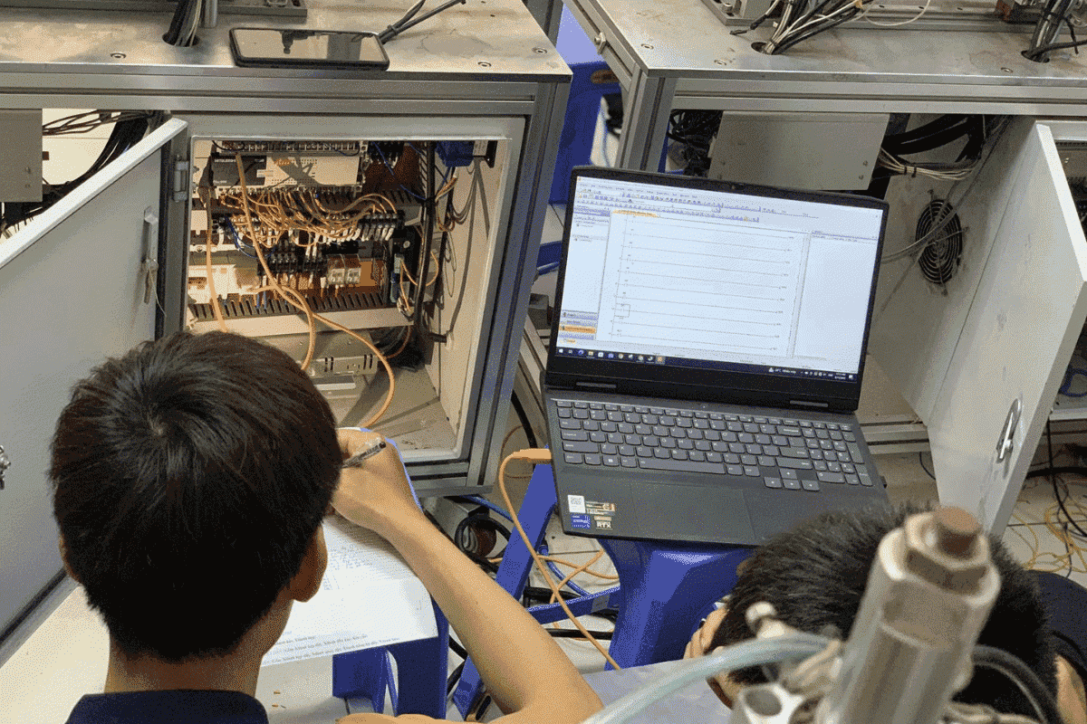 Nhu cầu tuyển kỹ sư lập trình PLC chủ yếu tập trung tại các thành phố và khu công nghiệp lớn trên cả nước