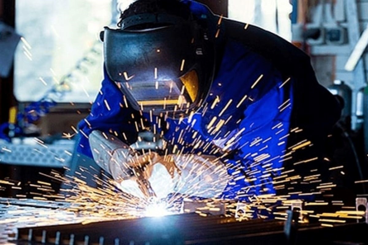 Tuyển thợ hàn tăng cao do thiếu hụt nhân lực trầm trọng ở ngành cơ khí tại Việt Nam