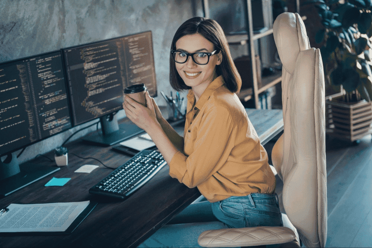 Lập trình viên ReactJS Full-time cần có kỹ năng vững vàng về ReactJS và các công nghệ hỗ trợ như Redux, Webpack