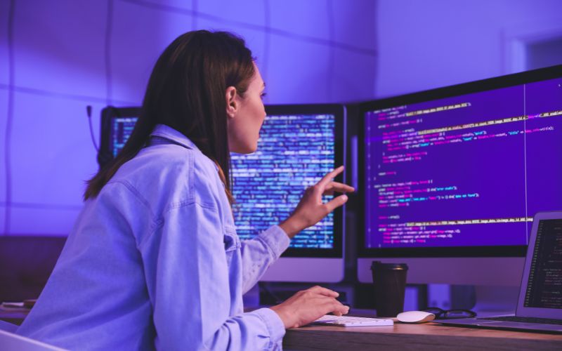 JavaScript là ngôn ngữ cốt lõi của AngularJS