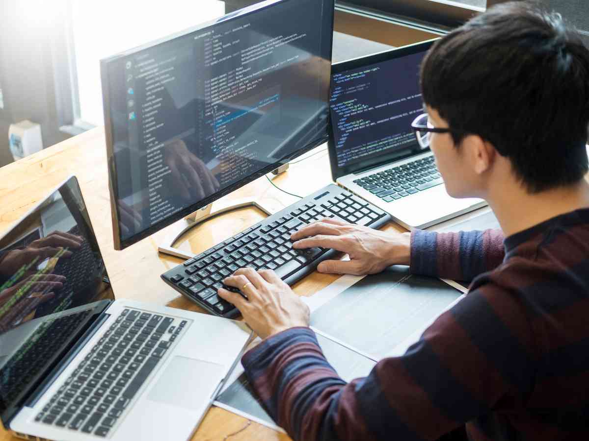 Lập trình viên NodeJS được xem là một trong những vị trí hot trong ngành công nghệ