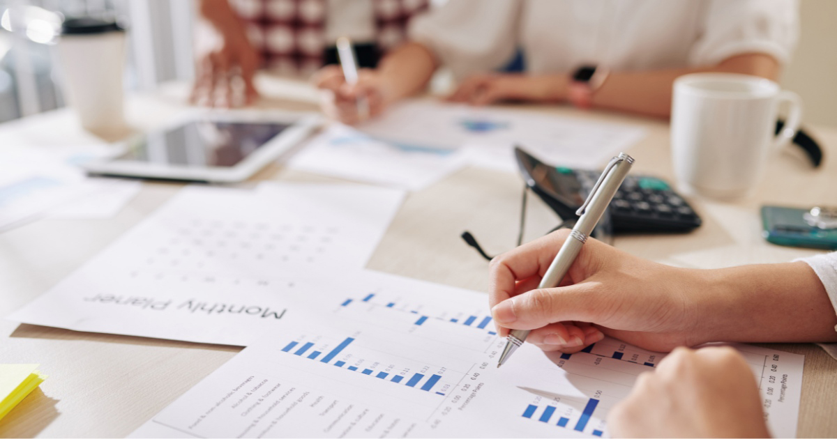 Mô tả chi tiết về công việc của một nhân viên theo dõi công nợ