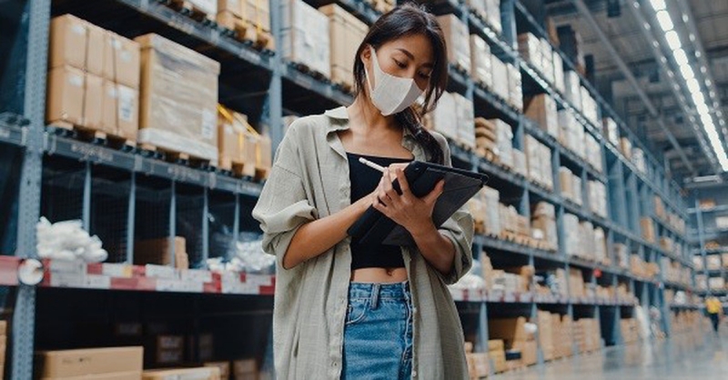 Nhân viên thủ kho đóng vai trò quan trọng trong các công ty sản xuất kinh doanh