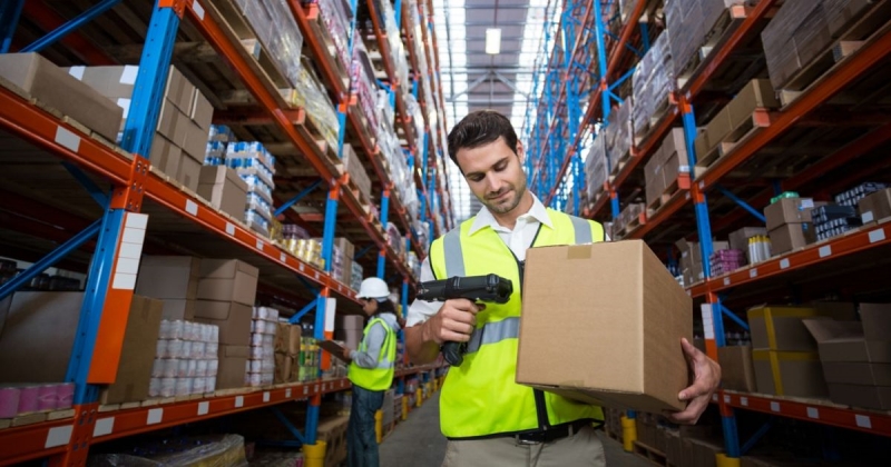 Công việc của một nhân viên kho không dễ dàng như nhiều người nghĩ