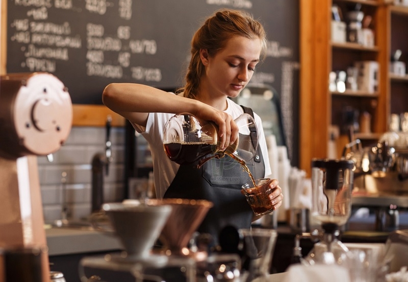 Nhu cầu tuyển nhân viên pha chế tập trung tại nhiều thành phố lớn