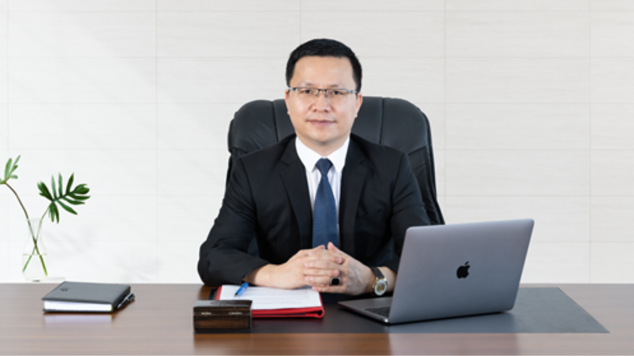CEO, người chịu trách nhiệm về nội dung